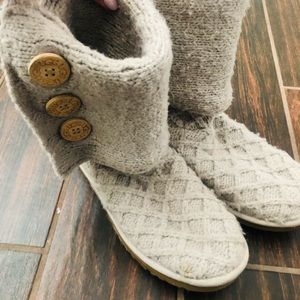 UGG lattice boots